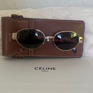 Celine Sunglasses bestseller!
CL40235U